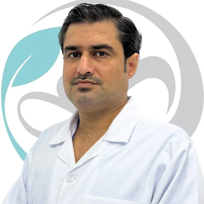 Dr. Mubashir Munir, General Dentist at Central Clinic Abu Dhabi